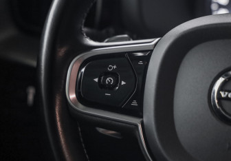 Подержанный автомобиль Volvo XC60 2019 года (14 фото)