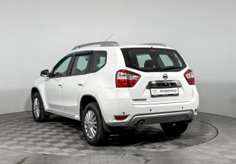 Подержанный автомобиль Nissan Terrano 2017 года (7 фото)