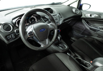 Подержанный автомобиль Ford Fiesta Hatchback 2016 года (11 фото)