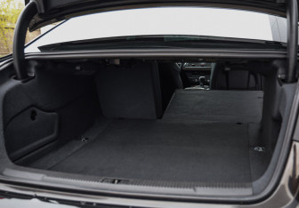 Подержанный автомобиль Audi A6 Sedan 2013 года (32 фото)