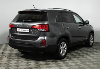 Подержанный автомобиль Kia Sorento 2017 года (5 фото)