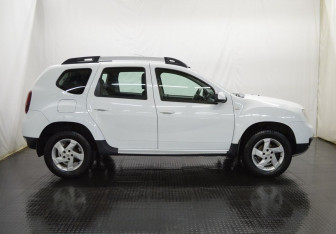 Подержанный автомобиль Renault Duster 2015 года (4 фото)