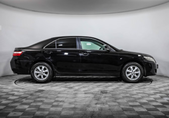 Подержанный автомобиль Toyota Camry Sedan 2011 года (4 фото)