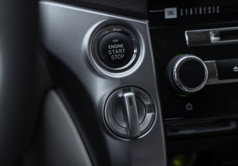 Подержанный автомобиль Toyota Land Cruiser Suv 2013 года (21 фото)
