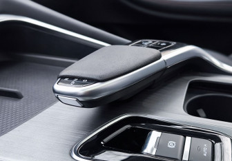 Подержанный автомобиль Changan UNI-T 2023 года (32 фото)