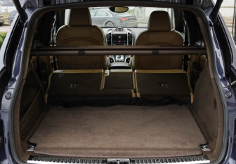 Подержанный автомобиль Porsche Cayenne 2017 года (39 фото)