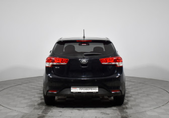 Подержанный автомобиль Kia Rio Hatchback 2016 года (6 фото)