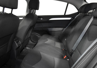 Подержанный автомобиль Citroen C4 Sedan 2013 года (13 фото)