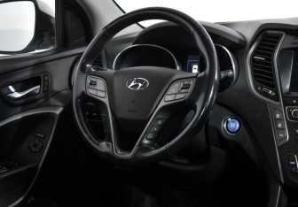 Подержанный автомобиль Hyundai Santa Fe 2018 года (15 фото)
