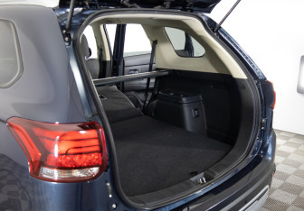 Подержанный автомобиль Mitsubishi Outlander 2019 года (27 фото)