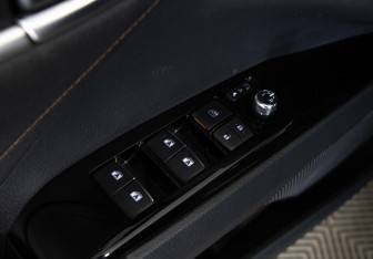 Подержанный автомобиль Toyota Camry Sedan 2019 года (18 фото)