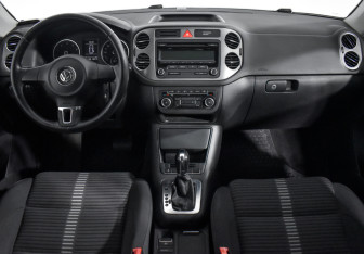 Подержанный автомобиль Volkswagen Tiguan 2011 года (14 фото)
