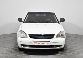 Подержанный автомобиль LADA (ВАЗ) Priora Hatchback 2011 года (2 фото)