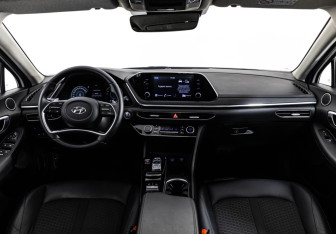 Подержанный автомобиль Hyundai Sonata 2020 года (11 фото)
