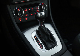 Подержанный автомобиль Audi Q3 2016 года (20 фото)