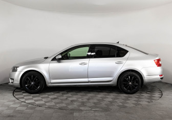 Подержанный автомобиль Skoda Octavia Liftback 2017 года (8 фото)