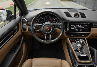 Подержанный автомобиль Porsche Cayenne 2021 года (17 фото)