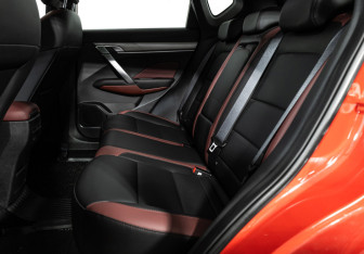 Подержанный автомобиль Geely Coolray 2023 года (10 фото)