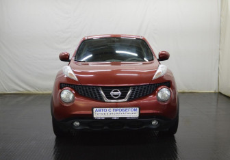 Подержанный автомобиль Nissan Juke 2013 года (2 фото)