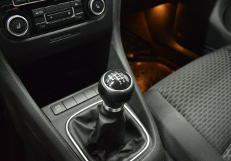 Подержанный автомобиль Volkswagen Golf Hatchback 2012 года (15 фото)