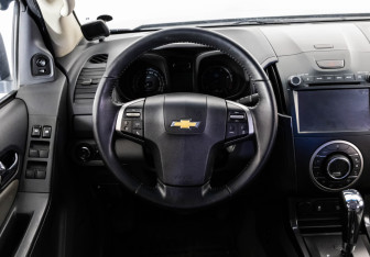 Подержанный автомобиль Chevrolet TrailBlazer 2014 года (11 фото)