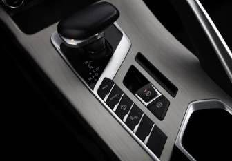 Подержанный автомобиль Geely Coolray 2022 года (16 фото)