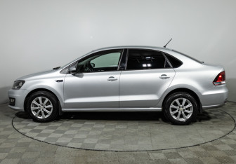Подержанный автомобиль Volkswagen Polo Sedan 2016 года (8 фото)