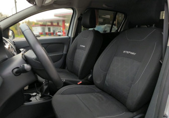 Подержанный автомобиль Renault Sandero 2016 года (12 фото)