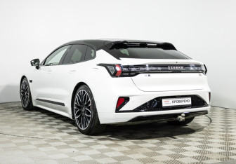 Подержанный автомобиль Zeekr 001 2024 года (7 фото)