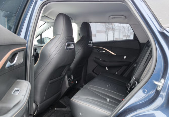 Подержанный автомобиль Omoda C5 2023 года (14 фото)