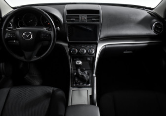 Подержанный автомобиль Mazda 6 Sedan 2012 года (14 фото)
