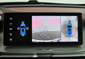 Подержанный автомобиль Geely Coolray 2022 года (15 фото)