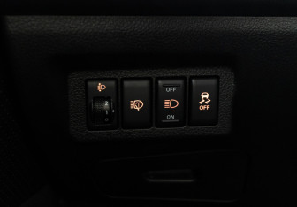 Подержанный автомобиль Nissan X-Trail 2012 года (19 фото)