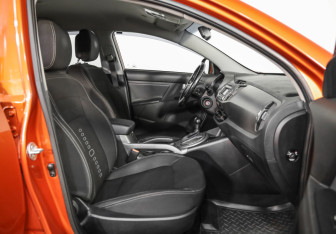 Подержанный автомобиль Kia Sportage 2014 года (18 фото)
