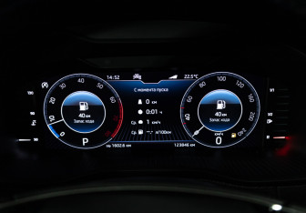 Подержанный автомобиль Skoda Karoq 2020 года (12 фото)