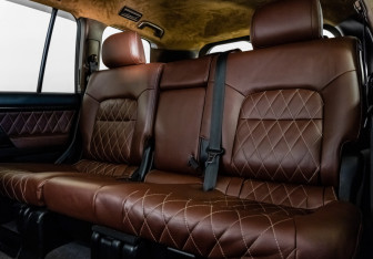 Подержанный автомобиль Toyota Land Cruiser Suv 2011 года (26 фото)