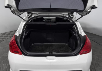 Подержанный автомобиль Peugeot 308 Hatchback 2010 года (20 фото)