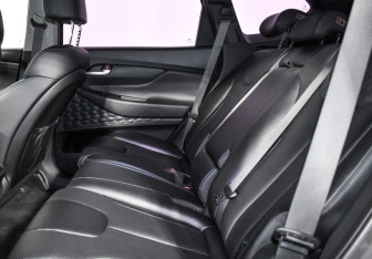 Подержанный автомобиль Hyundai Santa Fe 2019 года (12 фото)
