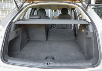 Подержанный автомобиль Audi Q3 2013 года (27 фото)