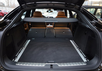 Подержанный автомобиль BMW X6 2016 года (35 фото)