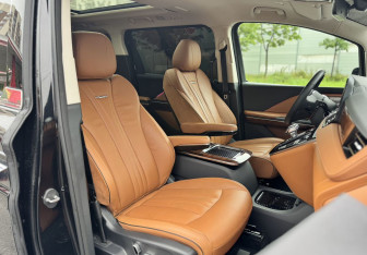 Подержанный автомобиль Hongqi HQ9 2022 года (28 фото)