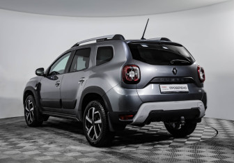 Подержанный автомобиль Renault Duster 2022 года (7 фото)