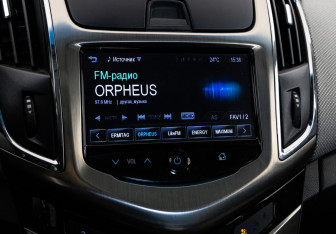 Подержанный автомобиль Chevrolet Cruze Hatchback 2014 года (15 фото)