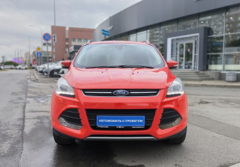 Подержанный автомобиль Ford Kuga 2013 года (2 фото)