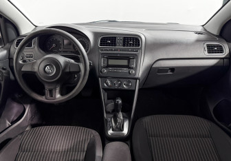 Подержанный автомобиль Volkswagen Polo Sedan 2011 года (14 фото)