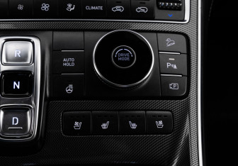 Подержанный автомобиль Hyundai Santa Fe 2023 года (17 фото)