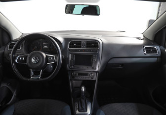 Подержанный автомобиль Volkswagen Polo Sedan 2019 года (9 фото)