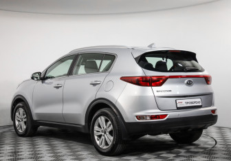 Подержанный автомобиль Kia Sportage 2017 года (7 фото)