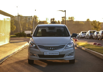 Подержанный автомобиль Hyundai Solaris Sedan 2015 года (4 фото)