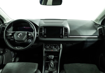 Подержанный автомобиль Skoda Karoq 2021 года (13 фото)